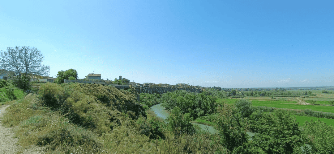 Vista de San Mateo de Gállego, pueblo de Zaragoza donde se encuentra la granja avícola Avícola Barba Vista de San Mateo de Gállego, pueblo de Zaragoza donde se encuentra la granja avícola Avícola Barba